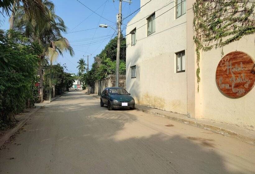 ホテル Ashly Loma Larga