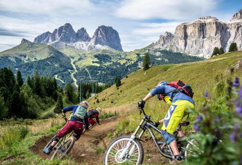 酒店 Ciampedie Luxury Alpine Spa