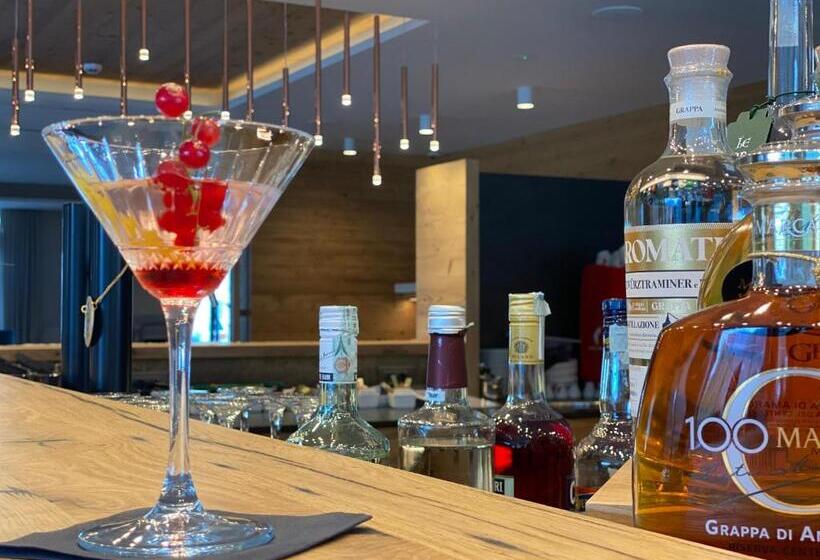 ホテル Ciampedie Luxury Alpine Spa