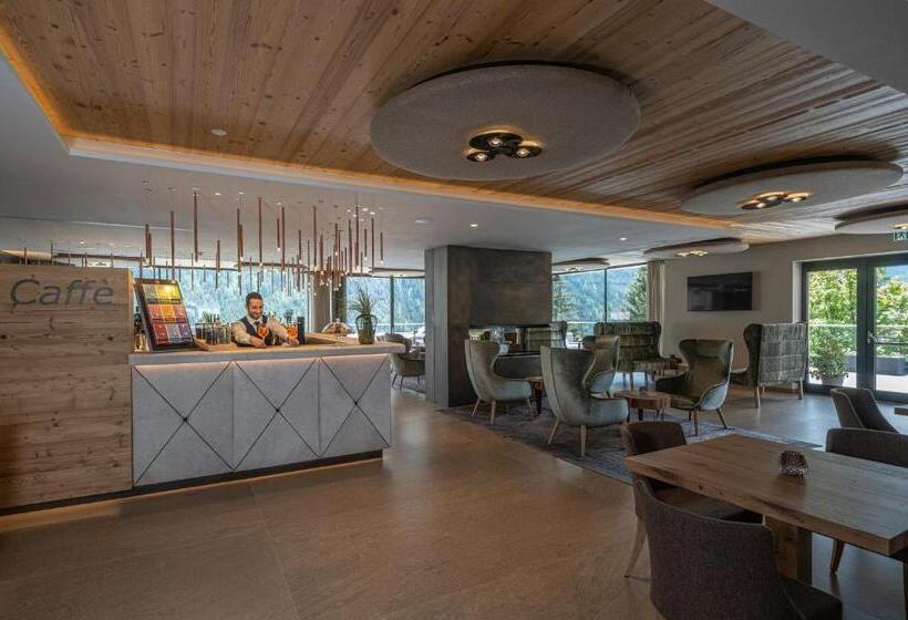 فندق Ciampedie Luxury Alpine Spa