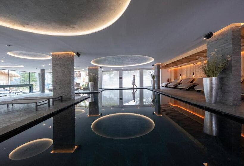 ホテル Ciampedie Luxury Alpine Spa