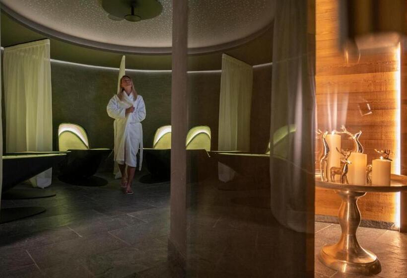 ホテル Ciampedie Luxury Alpine Spa