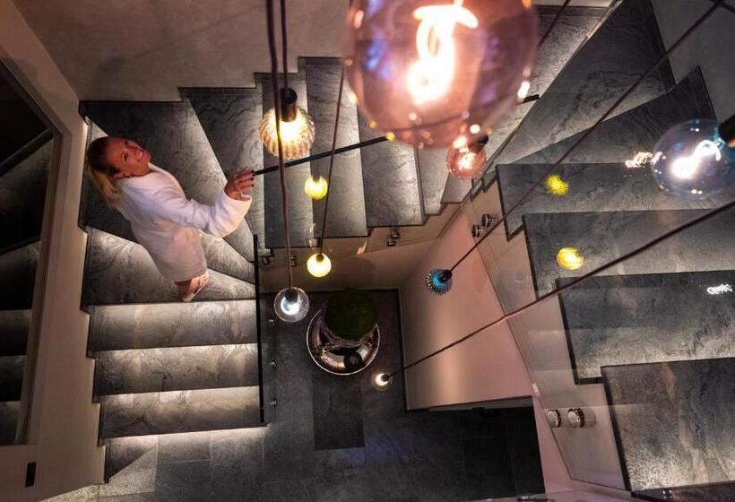 ホテル Ciampedie Luxury Alpine Spa