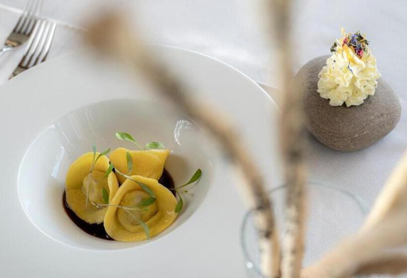 ホテル Ciampedie Luxury Alpine Spa