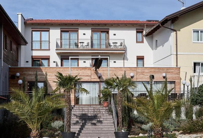 ホテル Gasthof Strasser