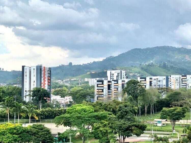 酒店 Pradera Plaza