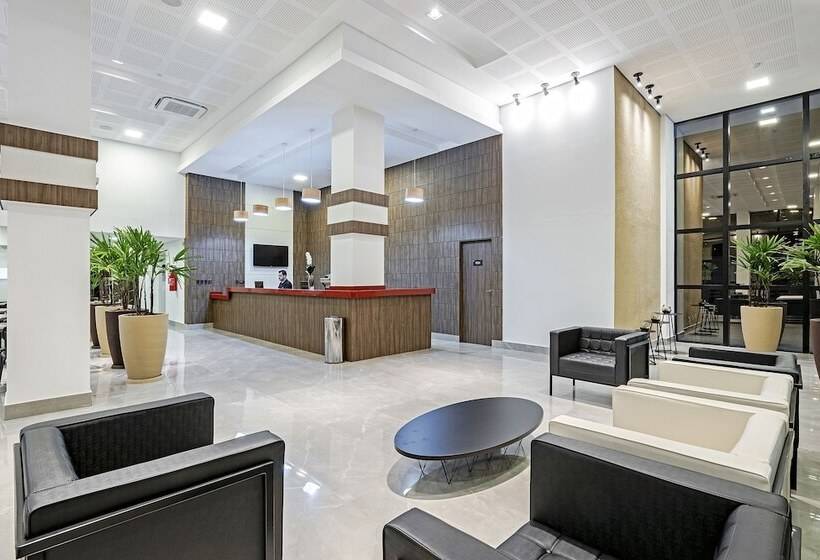 ホテル Slim Guarapuava