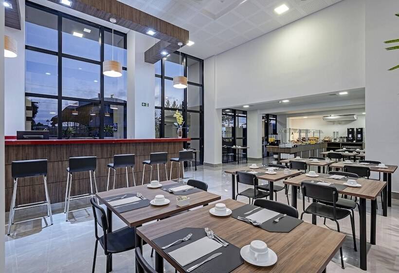 ホテル Slim Guarapuava