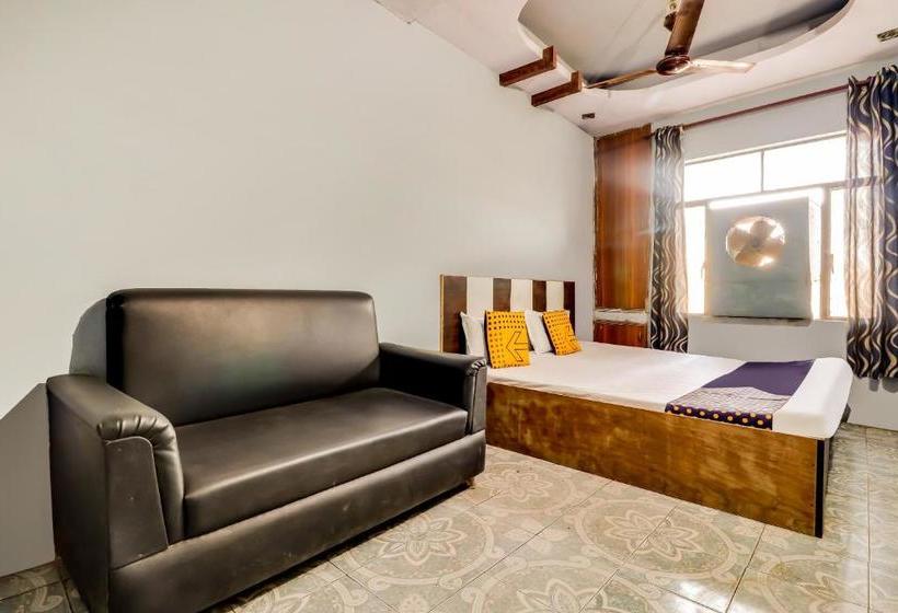 酒店 Spot On 65515 Kanpur Deluxe