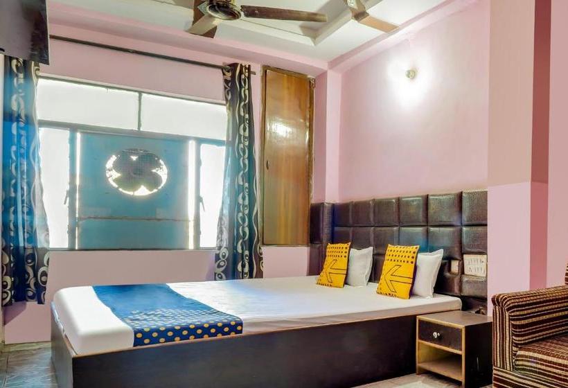 酒店 Spot On 65515 Kanpur Deluxe