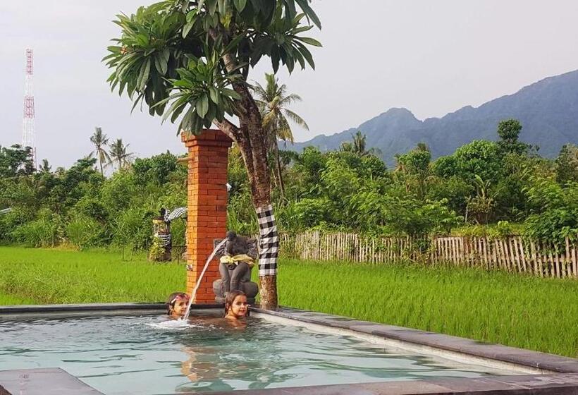בית מלון כפרי Umma Bali Menjangan Retreat