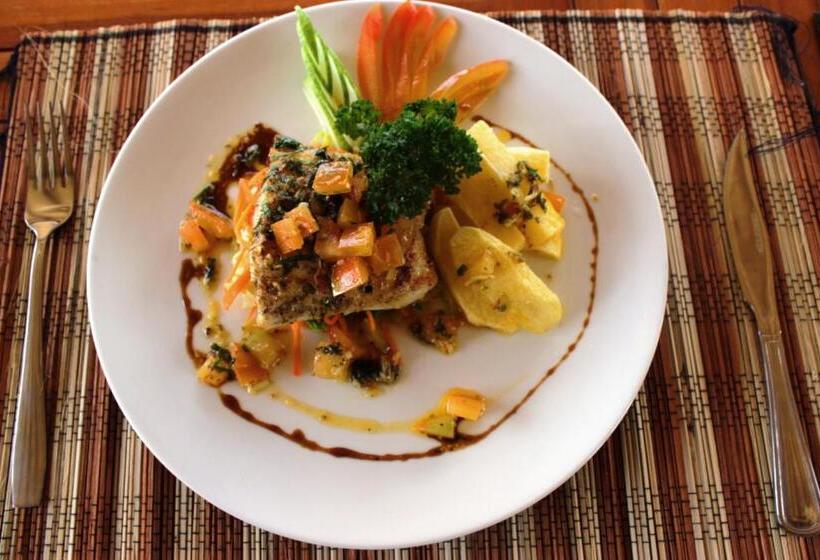 בית מלון כפרי Umma Bali Menjangan Retreat