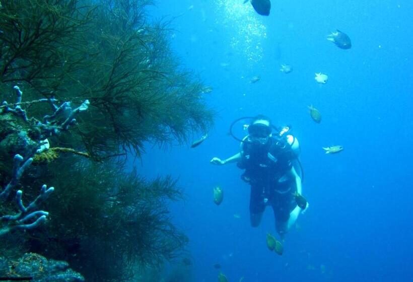 בית מלון כפרי Umma Bali Menjangan Retreat