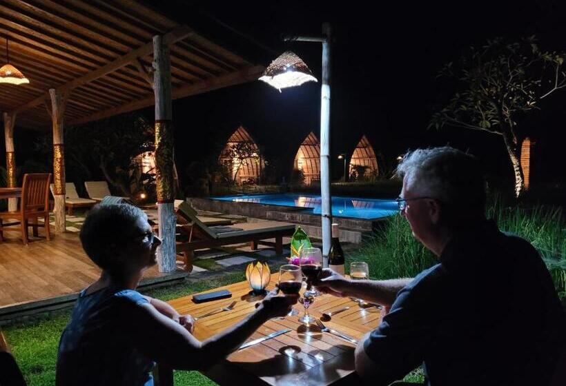 בית מלון כפרי Umma Bali Menjangan Retreat