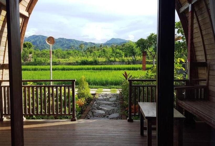 בית מלון כפרי Umma Bali Menjangan Retreat