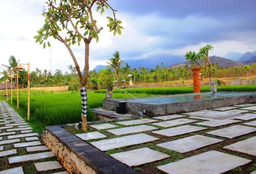 בית מלון כפרי Umma Bali Menjangan Retreat