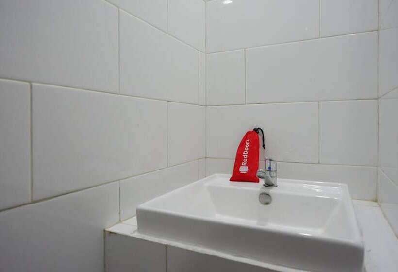 膳宿费 Reddoorz Syariah @ Jalan Sultan Agung Tegal