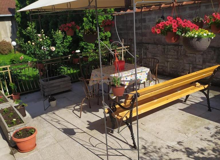 هاستل Apartment   Jona