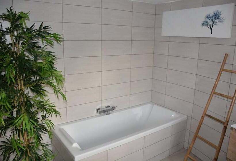 민박 L Hôte Des Géants