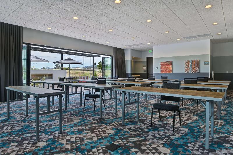 فندق Home2 Suites By Hilton Atascadero, Ca