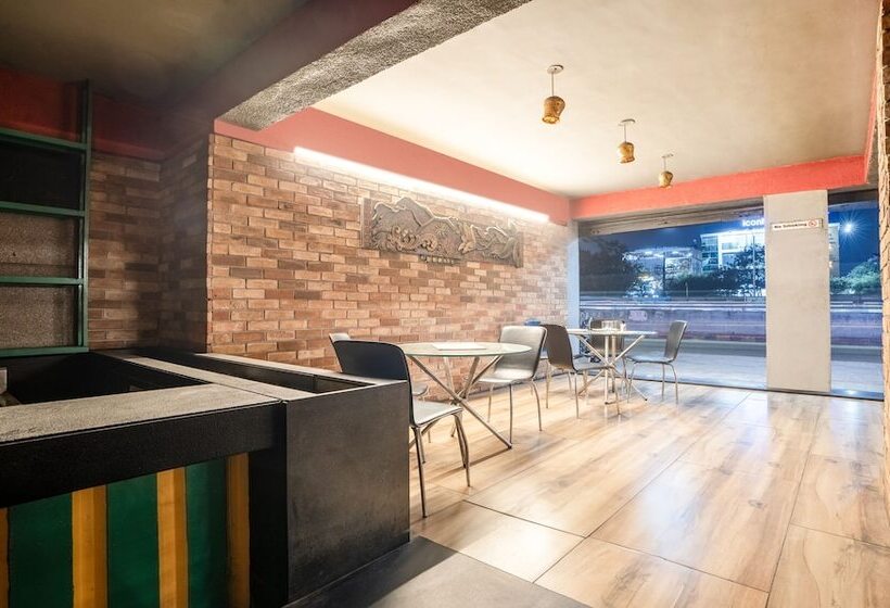 בית מלון כפרי Treebo Kings Orchid