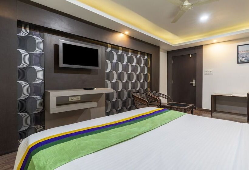 בית מלון כפרי Treebo Kings Orchid