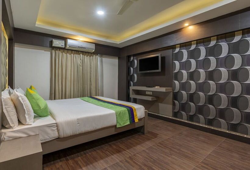 בית מלון כפרי Treebo Kings Orchid