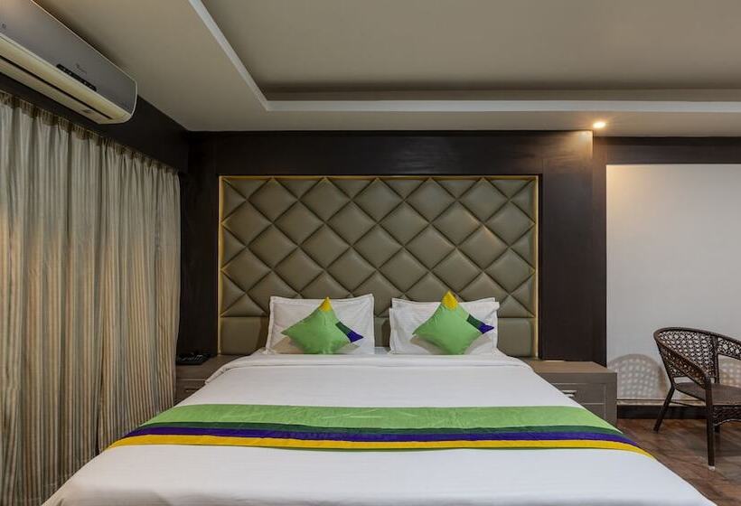 בית מלון כפרי Treebo Kings Orchid