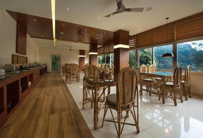 Отель Trivers Resort Munnar