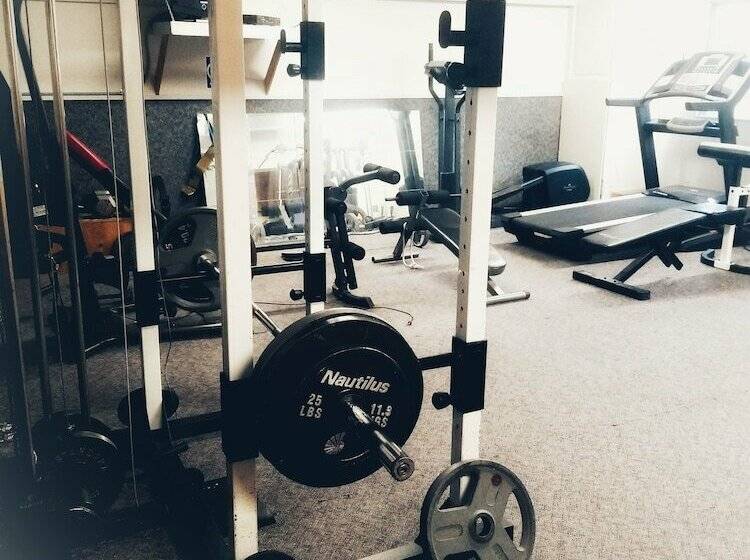 فندق Valdez Airport Mancamp