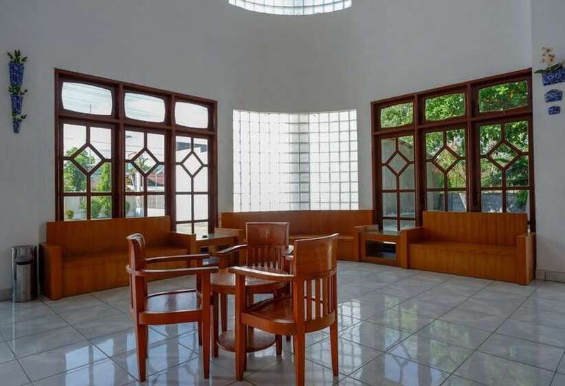 Reddoorz @ Hotel Horas Palopo