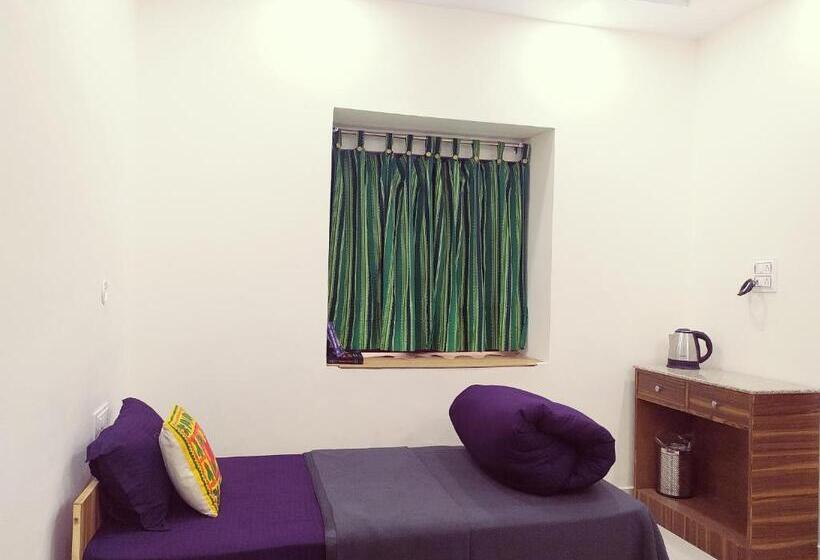فندق صغير Shimla Gypsy   Home Stay