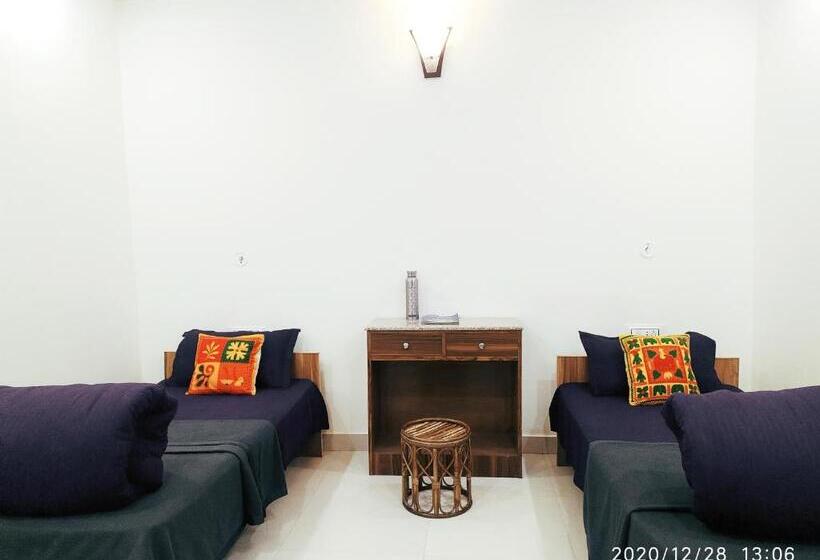 فندق صغير Shimla Gypsy   Home Stay