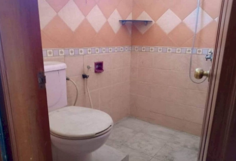 בית מלון כפרי Oyo 2342 Asti Residence 1