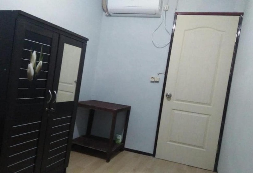 בית מלון כפרי Oyo 2342 Asti Residence 1