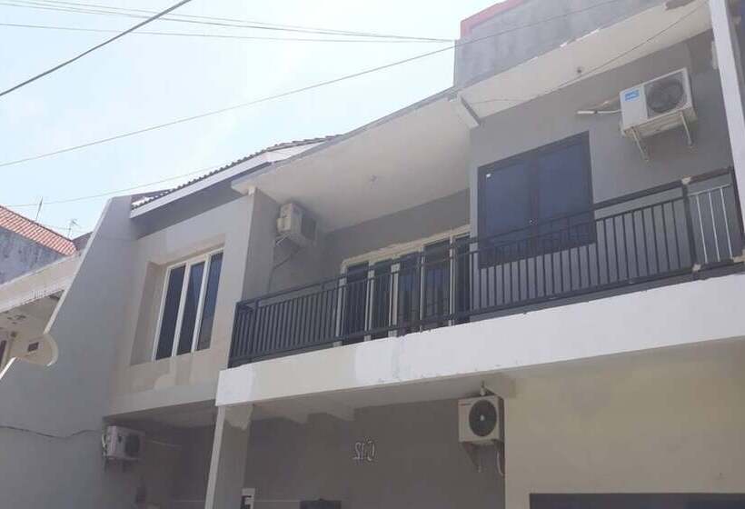 בית מלון כפרי Oyo 2342 Asti Residence 1