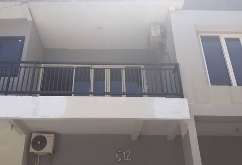 בית מלון כפרי Oyo 2342 Asti Residence 1