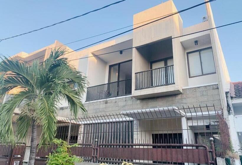 בית מלון כפרי Oyo 2342 Asti Residence 1