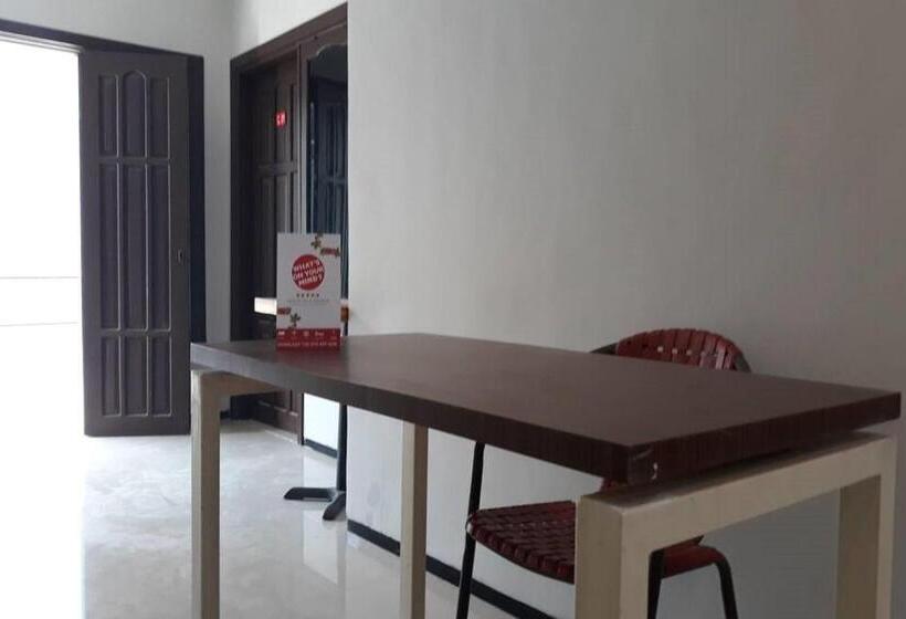 בית מלון כפרי Oyo 2342 Asti Residence 1