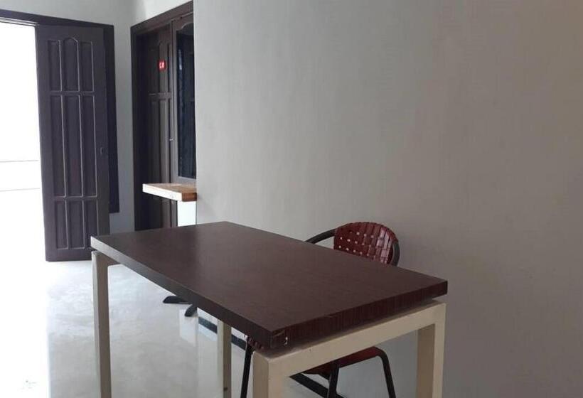 בית מלון כפרי Oyo 2342 Asti Residence 1