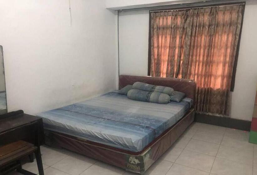 בית מלון כפרי Oyo 2342 Asti Residence 1