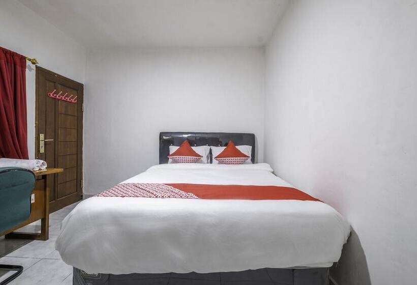 Отель Oyo 2391 Baladewa Residence Syariah