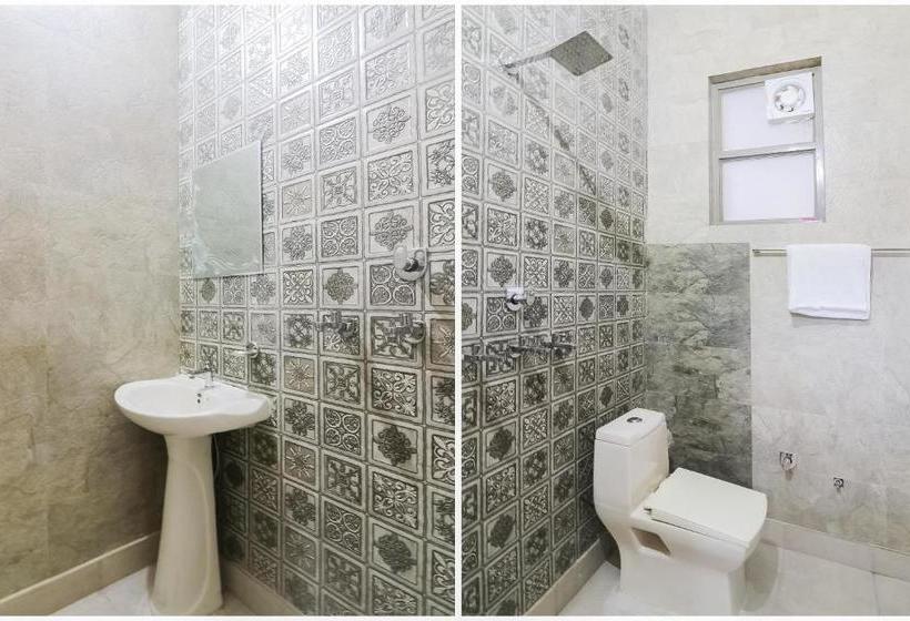 酒店 Oyo 65532 Clock Inn