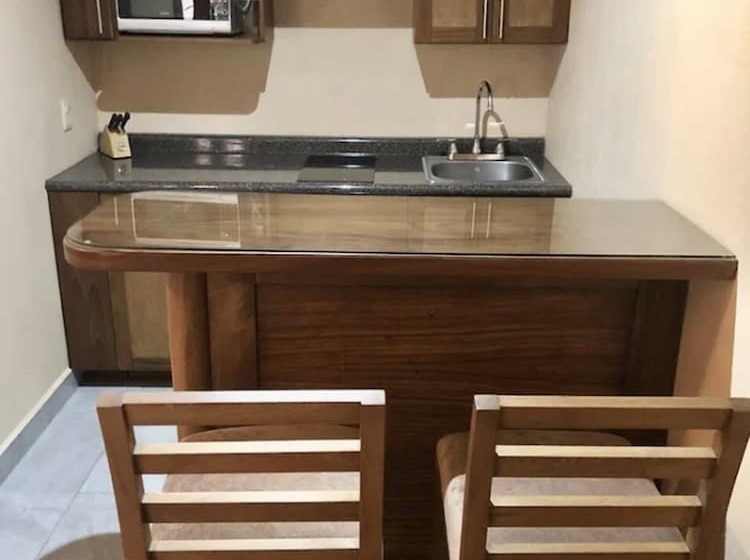 בית מלון כפרי Pacific Inn