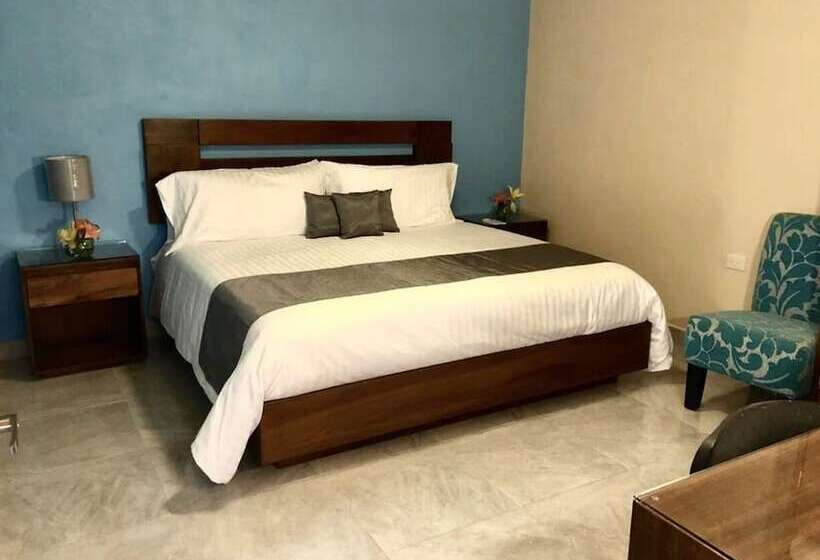 בית מלון כפרי Pacific Inn