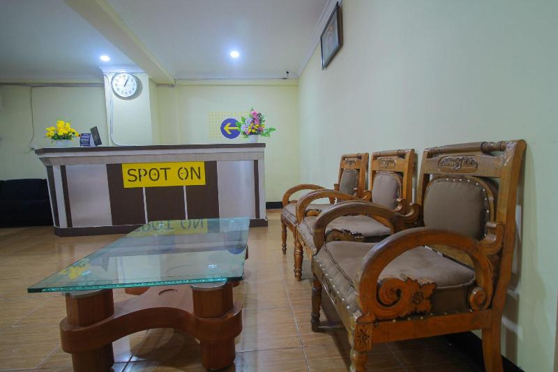 בית מלון כפרי Spot On 2305 Andys Nur Penginapan