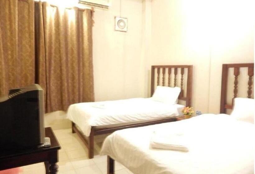 בית מלון כפרי Vang Vieng Camellia