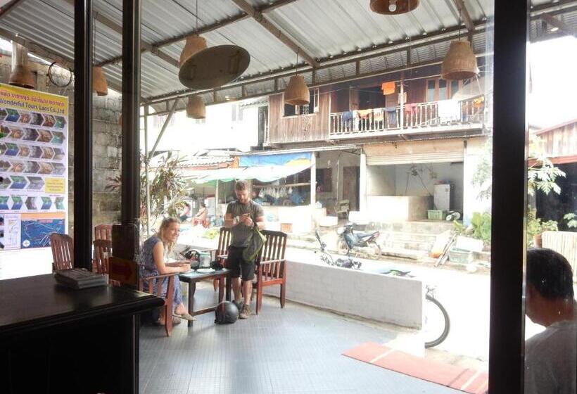 בית מלון כפרי Vang Vieng Camellia