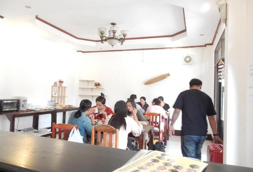 בית מלון כפרי Vang Vieng Camellia