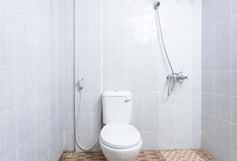 پانسیون Reddoorz Hostel @ Malang City Center 2